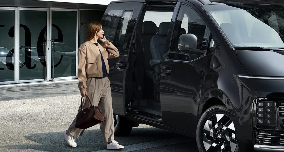 Hyundai Обновленная STARIA, Жылжымалы есіктердің электр жетегі